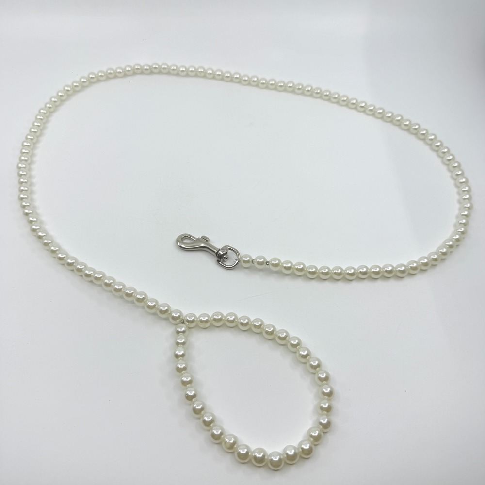 Chic Minimalist Faux Pearl Lariat Necklace with Silver Tone Clasp